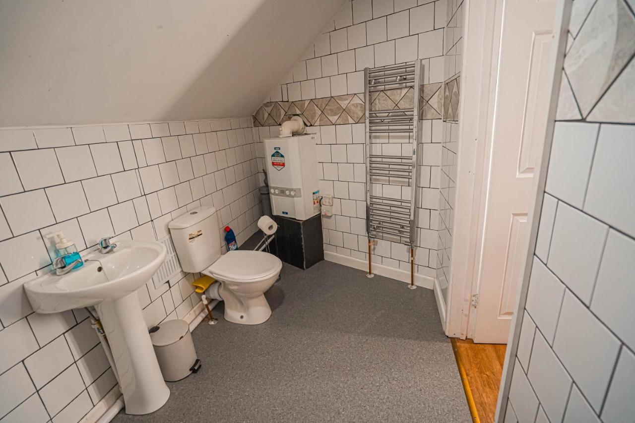 Private And Spacious 2 Bedroom House - Free Parking! Cardiff Exterior foto