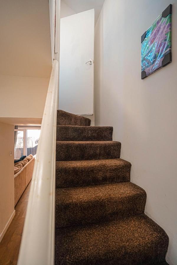 Private And Spacious 2 Bedroom House - Free Parking! Cardiff Exterior foto